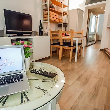 Altido Lovely 1-Br Flat With Easy Access To Centre Milaan Buitenkant foto