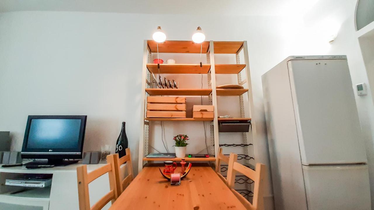 Altido Lovely 1-Br Flat With Easy Access To Centre Milaan Buitenkant foto